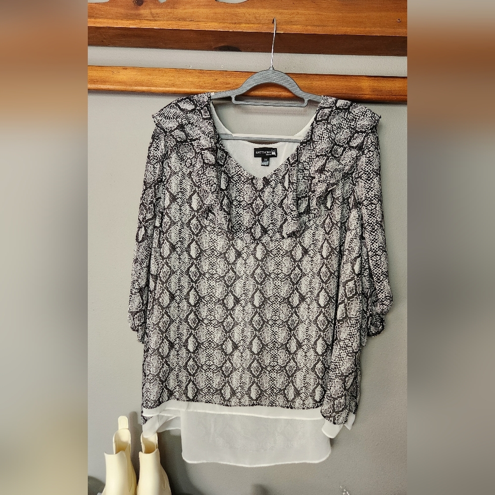 Anthony Snake Print Top 3x